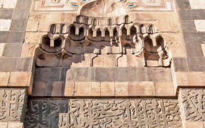 الحجر الطبيعي في العمارة الإسلامية: تأثيرات التصميم والأهمية الثقافية